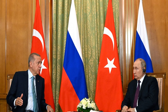 لماذا يتصاعد التوتر بين تركيا وروسيا؟