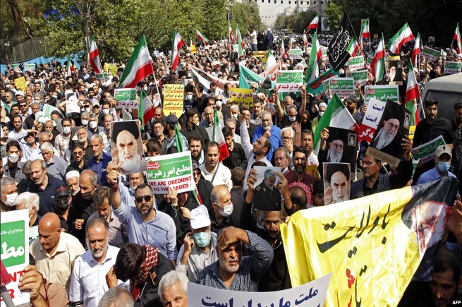 احتجاجات إيران كيف تعكس هذه الصورة رواية النظام؟