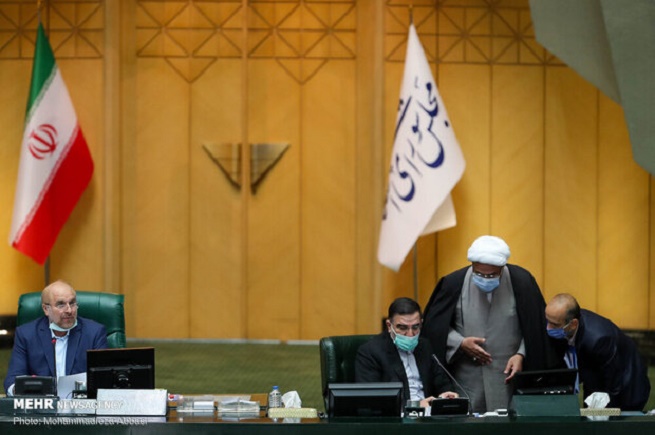 هندسة الانتخابات: أهداف تعديل قانون الترشح للرئاسة في إيران