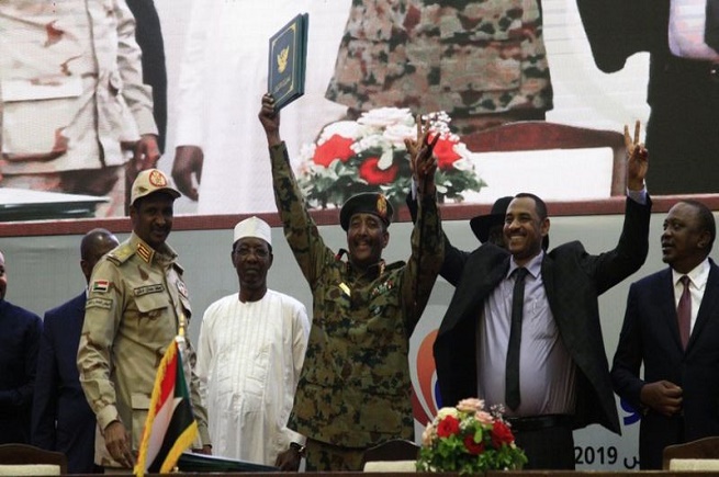 الجيش ومعضلات التحول المتعثر في السودان