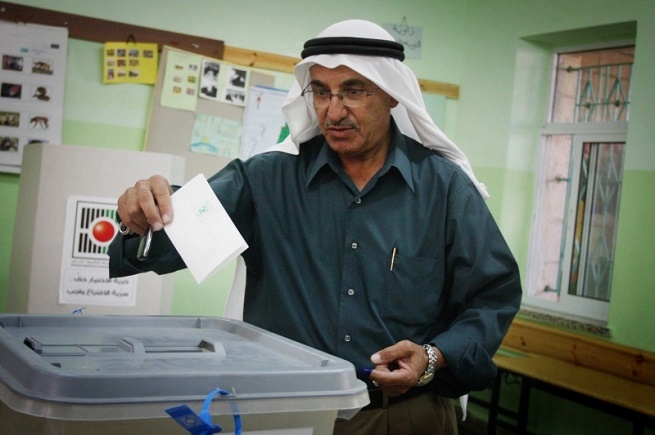 الانتخابات التشريعية الفلسطينية: سيناريوهات الحضور والغياب