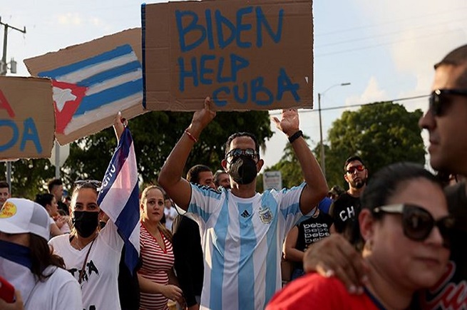 حدود الفاعلية: هل يمكن أن تنجح سياسة بايدن تجاه احتجاجات كوبا؟