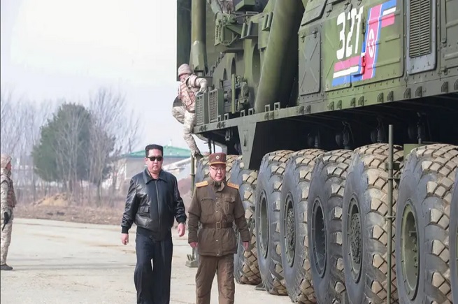 شبه الجزيرة الكورية.. ثنائية التجارب الصاروخية والمناورات العسكرية