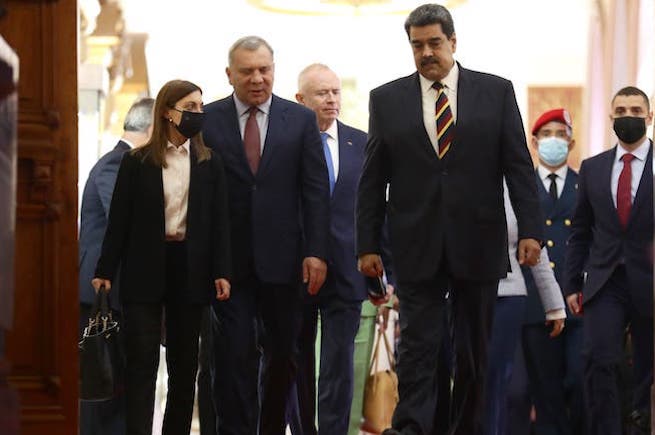 هل تنجح المحاولات الأمريكية للتقارب مع فنزويلا فى تهديد التحالفات الروسية الدولية؟
